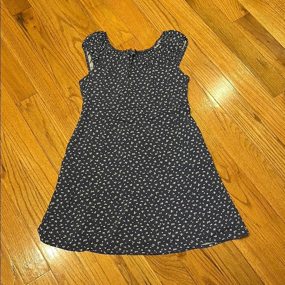 Abercrombie kids dress. Navy with white flowers.